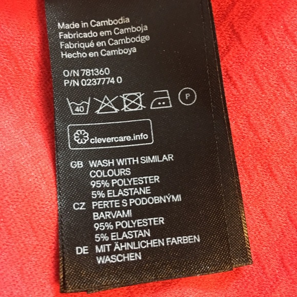 Divided by H & M  red textured long sleeve poly - Picture 7 of 7